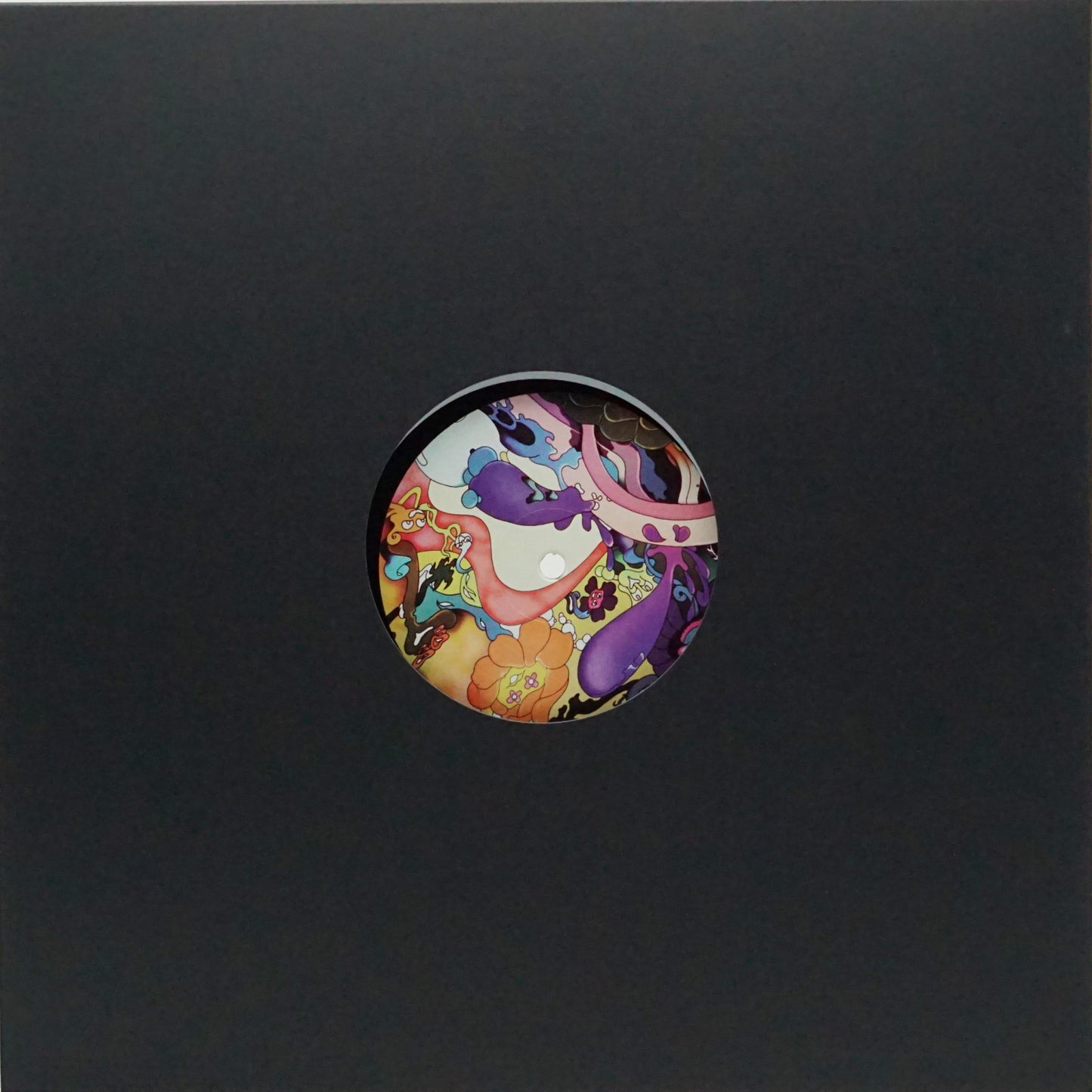 JHOBEI – BETWEEN DREAMS & DELIRIUM