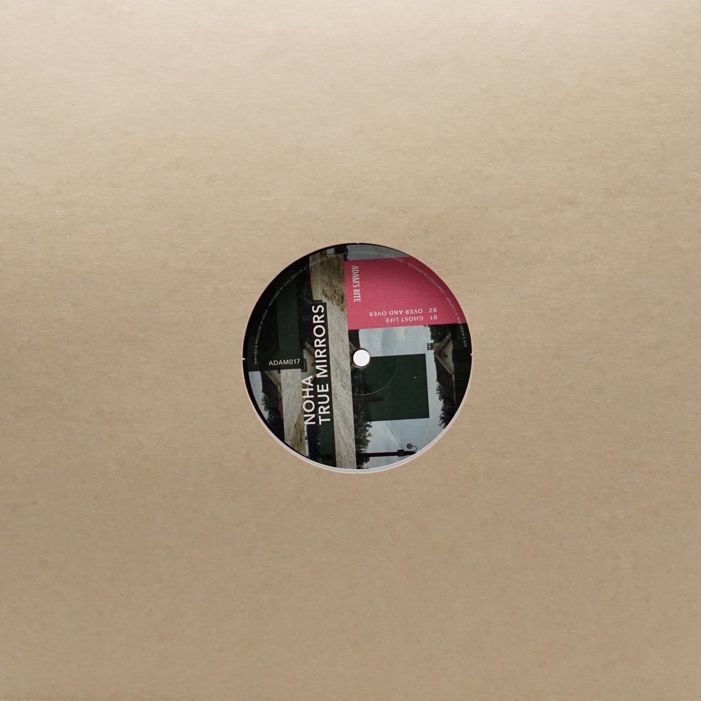 NOHA – TRUE MIRRORS