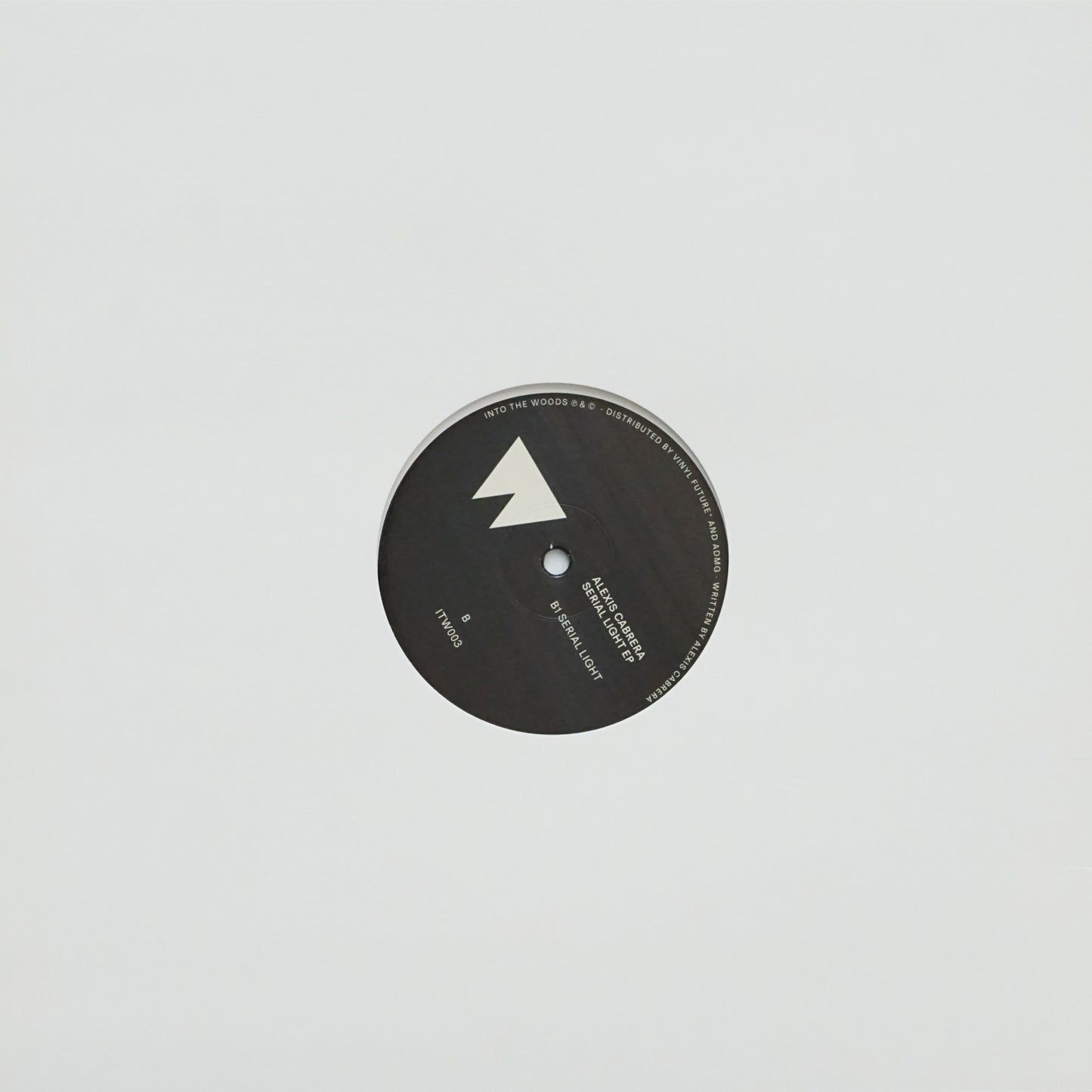 ALEXIS CABRERA – SERIAL LIGHT