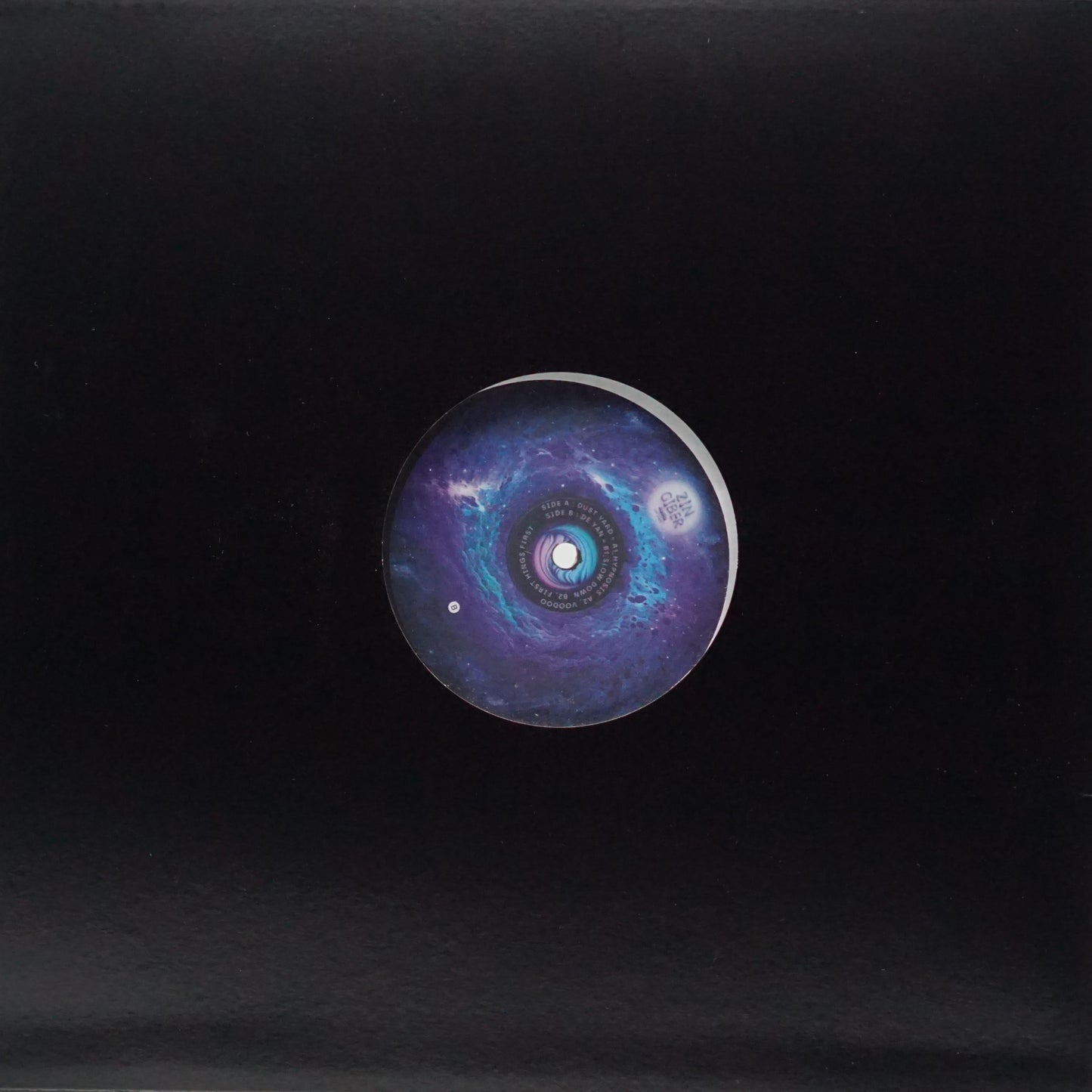 DUST YARD & DE YAN – SPLIT EP 002