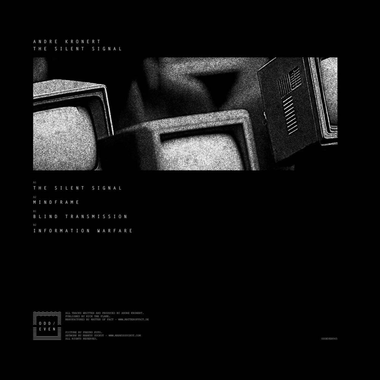 Decks vinyl record "The Silent Signal" by Andre Kronert, showing the back cover artwork in a close-up image.