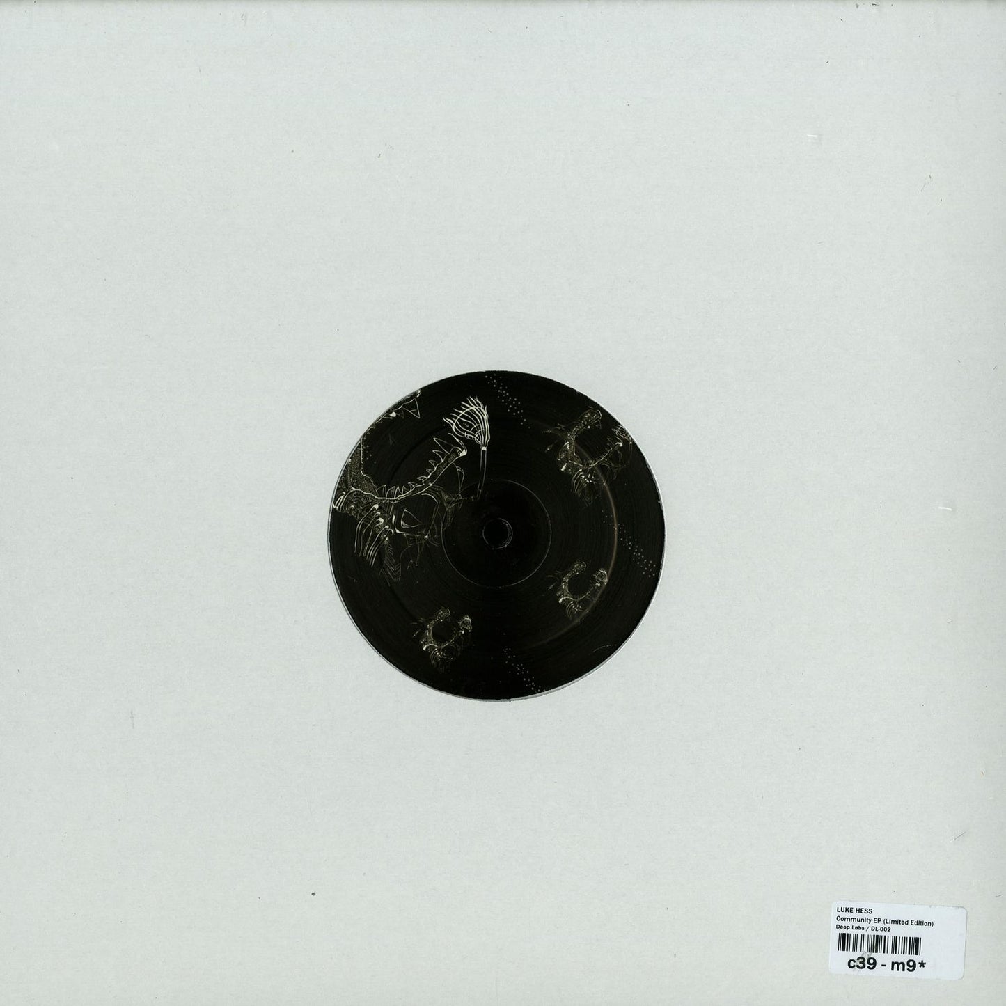Second Hand vinyl record of LUKE HESS – COMMUNITY EP with black album cover and minimalist design.